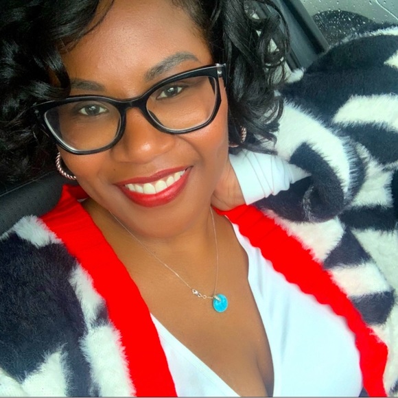 I’M LIVE (@krs0716) ~ LIKE THIS LISTING FOR LIVE SHOW NOTIFICATION - Picture 3 of 17